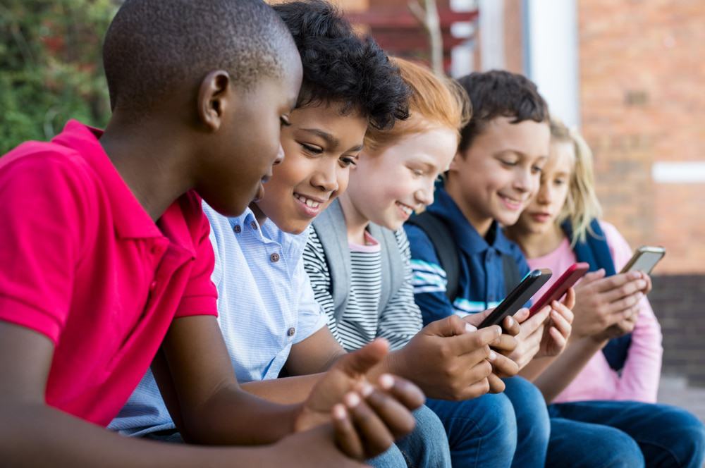 shutterstock 1088478797 - Rastrear o Celular do Seu Filho